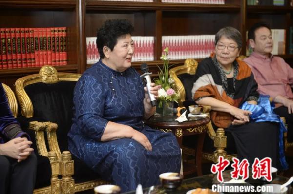 德德玛：“草原夜莺”飞往天堂