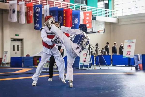 一个新兵中队，来了4名冠军！