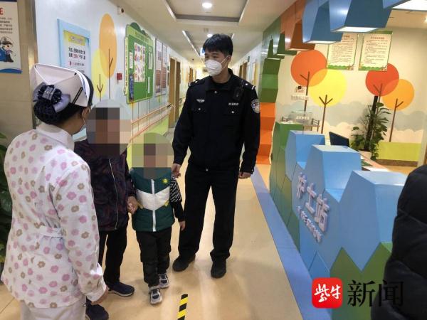 8旬奶奶带5岁孙子看病，娃走失幸遇好心人报警寻回