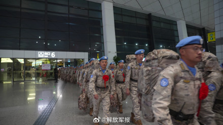 出发!我维和官兵启程飞赴维和任务区 出发!我维和官兵启程飞赴维和任务区