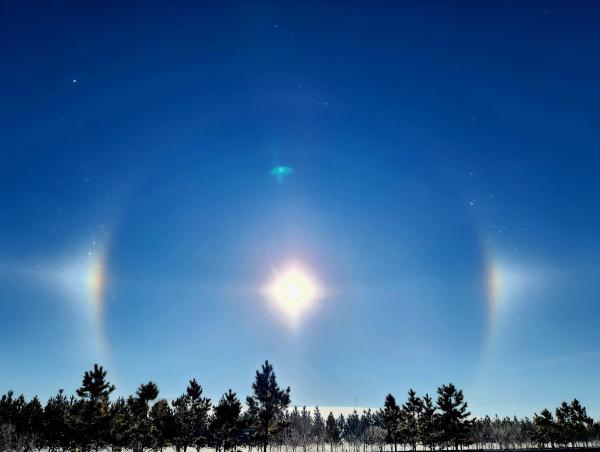 快看!内蒙古额尔古纳现日晕奇观 快看!内蒙古额尔古纳现日晕奇观
