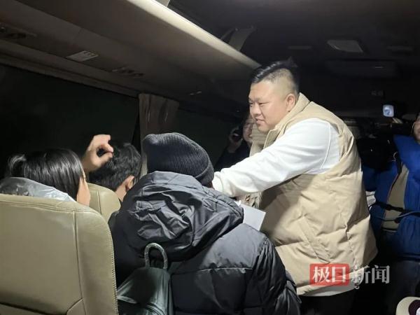 被拐25年！亿万富豪寻子成功