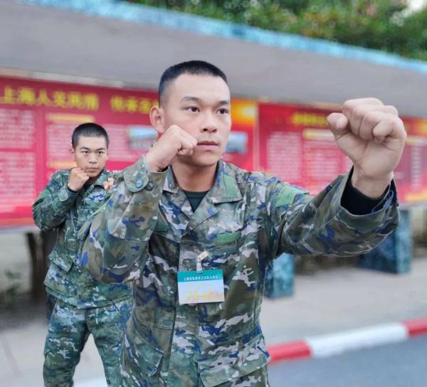 一个新兵中队，来了4名冠军！