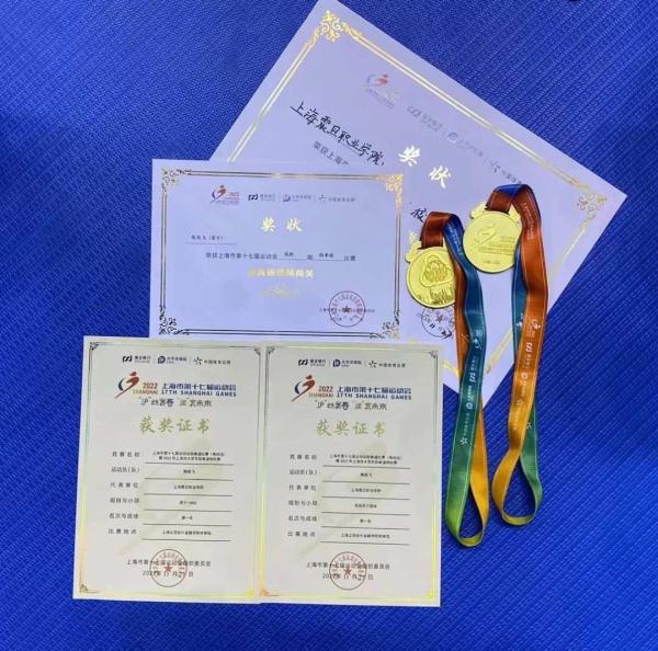 一个新兵中队，来了4名冠军！