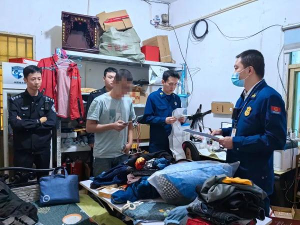 厦门一快递站内竟藏员工宿舍?查封! 厦门一快递站内竟藏员工宿舍?查封!