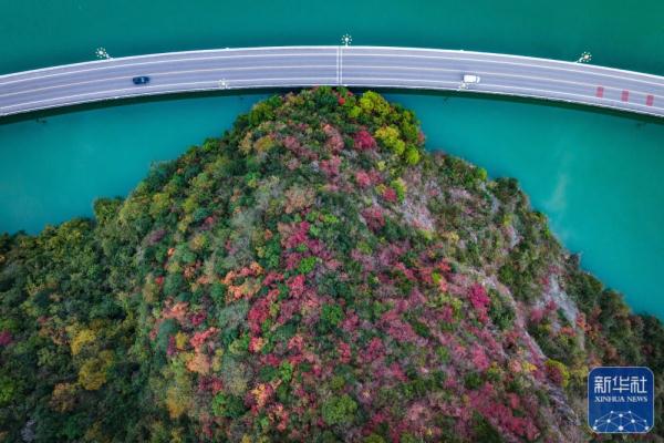 湖北兴山：香溪两岸冬景美