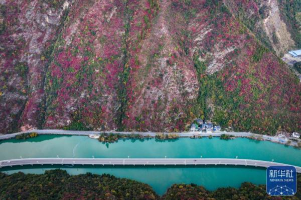 湖北兴山：香溪两岸冬景美