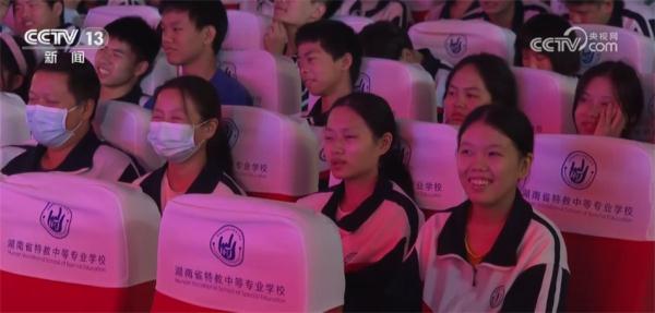 走心+用心+精心 线上线下“同心圆”为视力障碍人群搭建“文化盲道” 走心+用心+精心 线上线下“同心圆”为视力障碍人群搭建“文化盲道”