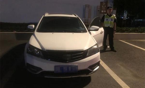 太刺激！杭州一小区车库被监控拍下……