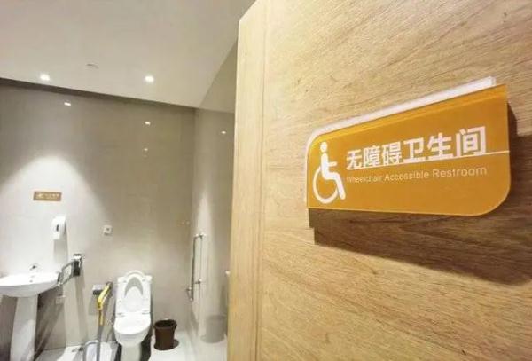 药品说明书“字小如蚁”,老人只能盲服?上海检察官走访调查,“新版”来了! 药品说明书“字小如蚁”,老人只能盲服?上海检察官走访调查,“新版”来了!