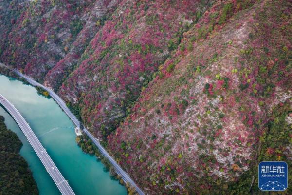湖北兴山：香溪两岸冬景美