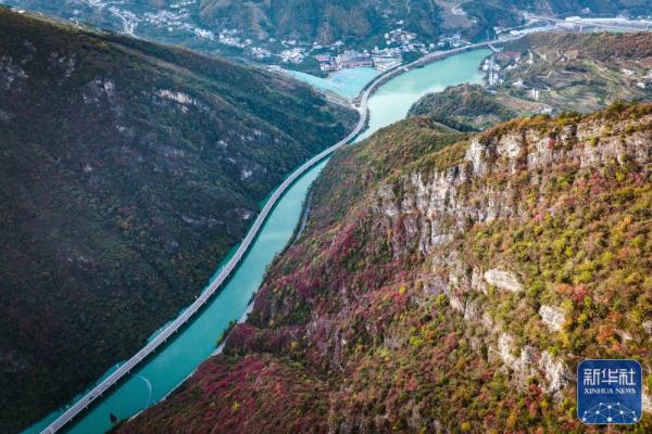 湖北兴山：香溪两岸冬景美