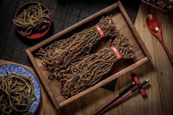 这种蔬菜晒干后,比新鲜的更好吃!放一年都不坏,随手和肉一蒸,入味又下饭! 这种蔬菜晒干后,比新鲜的更好吃!放一年都不坏,随手和肉一蒸,入味又下饭!