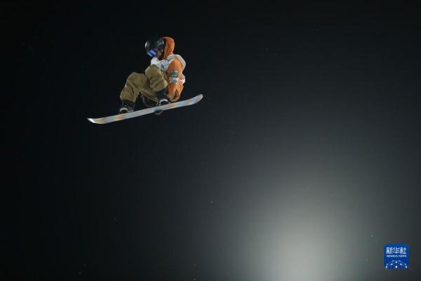 单板滑雪——大跳台世界杯:苏翊鸣夺得冠军 单板滑雪——大跳台世界杯:苏翊鸣夺得冠军