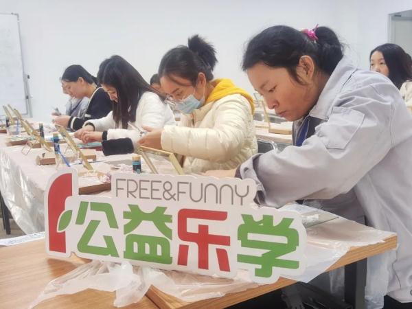 65万人争抢1万个名额!上海人“时髦夜生活”太火爆 65万人争抢1万个名额!上海人“时髦夜生活”太火爆