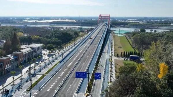 每天往返100多公里来上海上班!男子跨城通勤2小时1年多赚10万 每天往返100多公里来上海上班!男子跨城通勤2小时1年多赚10万