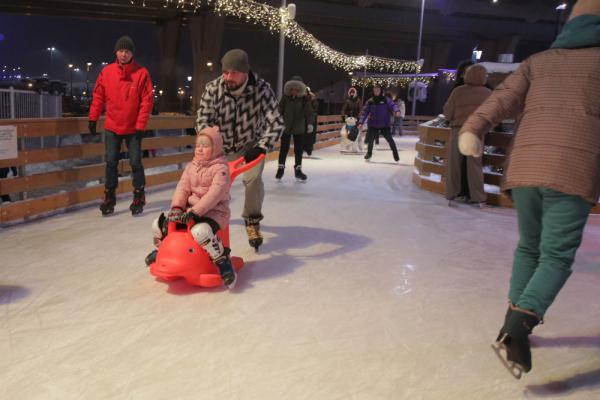 俄罗斯圣彼得堡：畅享滑冰之乐