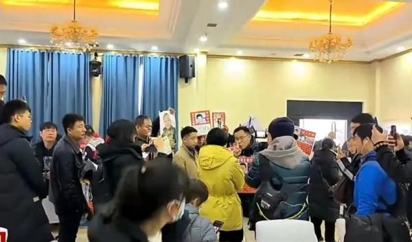 “千万富豪”找回丢失25年的儿子!“先买车,已备好三套房......” “千万富豪”找回丢失25年的儿子!“先买车,已备好三套房......”