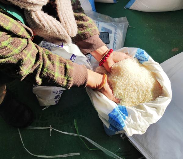 蹊跷！记者刚打完电话，假冒五常大米神秘下架......
