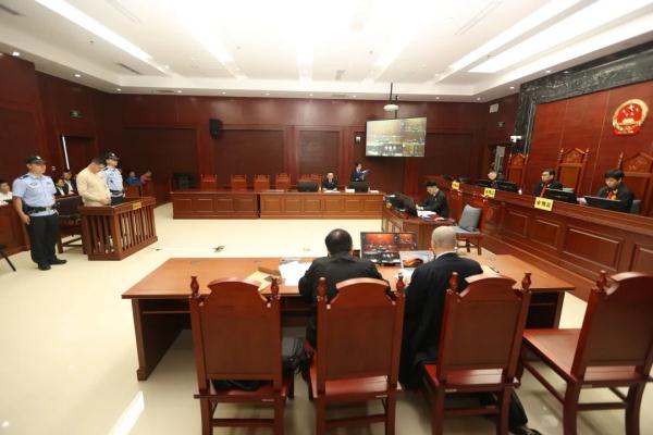 受贿、洗钱!海南一公司原董事长受审 受贿、洗钱!海南一公司原董事长受审