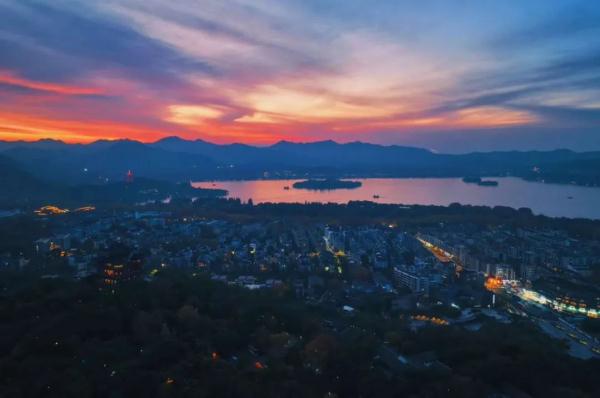 太惊艳!西湖边又现绝美晚霞…浙江多地气温冲向20℃,大回暖即将开始 太惊艳!西湖边又现绝美晚霞…浙江多地气温冲向20℃,大回暖即将开始