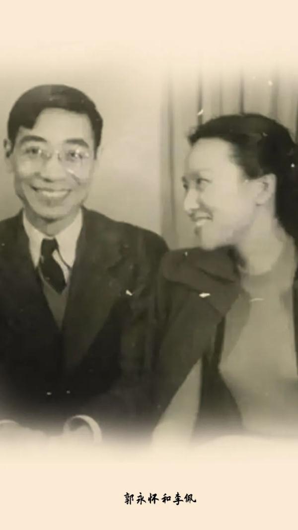 她想要“与老郭埋在一起……”50载后，终相逢！