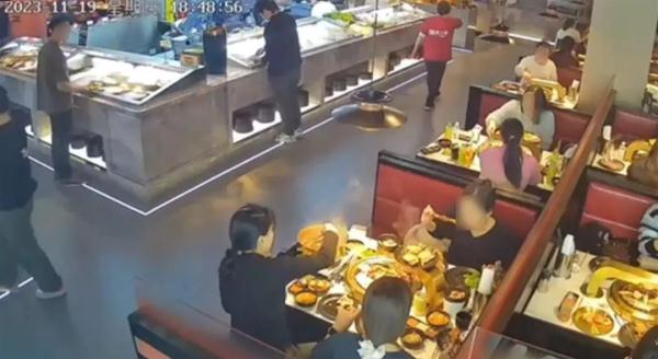 不给钱就刷机?男子捡到大学生手机后索要2000元!后续来了… 不给钱就刷机?男子捡到大学生手机后索要2000元!后续来了…