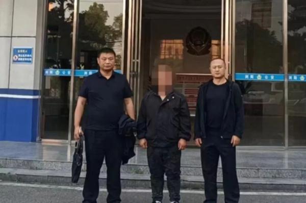 男子网恋被骗11万，“女友”竟是男的！