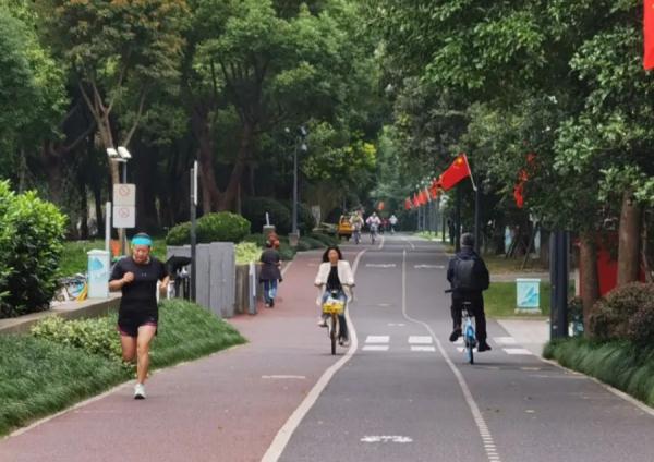 这个沪上宝藏打卡地令人担忧?有人送医,有人破相!官方提醒→ 这个沪上宝藏打卡地令人担忧?有人送医,有人破相!官方提醒→