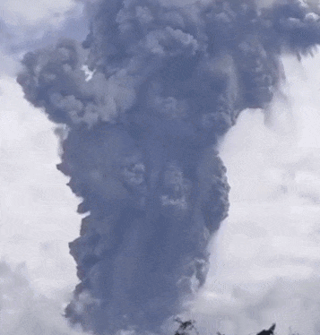 印尼火山喷发致11人死亡,中领馆紧急提醒! 印尼火山喷发致11人死亡,中领馆紧急提醒!