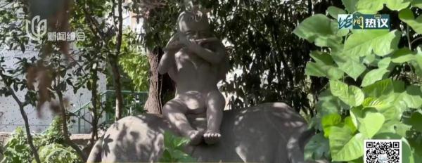 上海街头绿化带里，居然有人焚烧香烛？谜之真相来了…