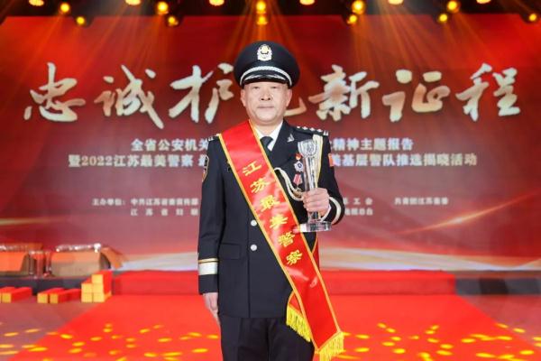 生死时刻！59岁的他跳河救人，身份竟是......