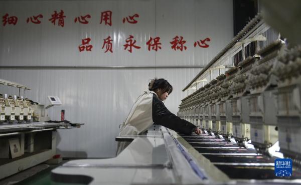 乡村行·看振兴｜传承非遗老手艺 打造产业富民村