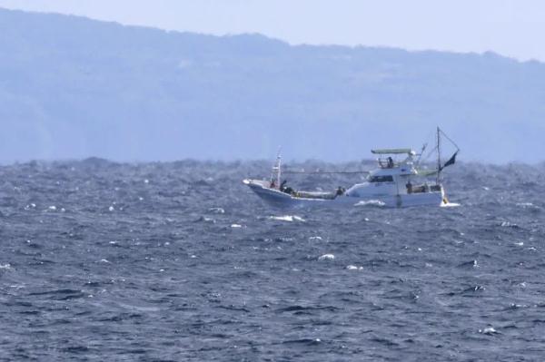 美军机坠毁,8人全部遇难 美军机坠毁,8人全部遇难