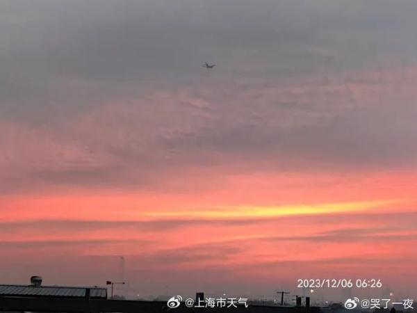 最新！上海调整预报：今日弱冷空气来啦，体感没有昨天暖；已有三区官宣“抢跑”入冬