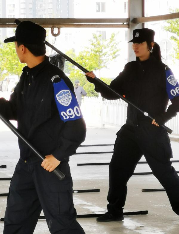 “单单看到你名字,我的泪水就噙满了双眼……” “单单看到你名字,我的泪水就噙满了双眼……”