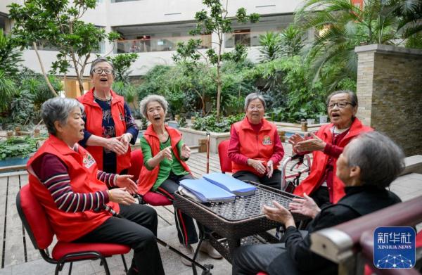 内蒙古鄂尔多斯：“医养结合”让老年人安享幸福晚年