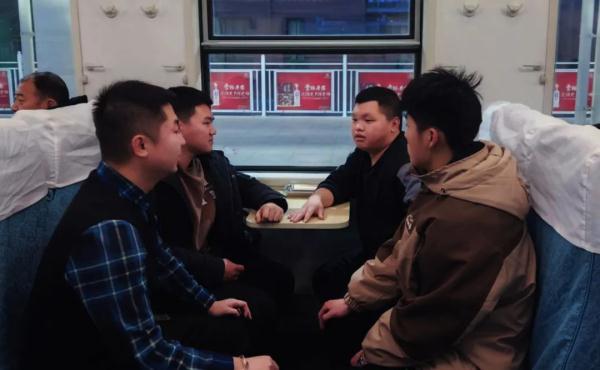 怎么走着走着……列车变了7个车次? 怎么走着走着……列车变了7个车次?