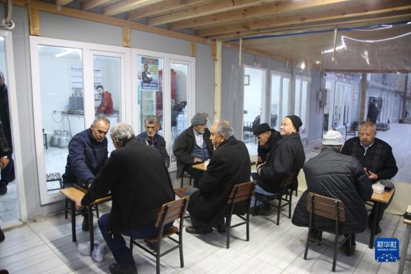 土耳其卡赫拉曼马拉什居民日常生活逐渐恢复 土耳其卡赫拉曼马拉什居民日常生活逐渐恢复