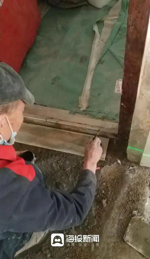 登上热搜!日照54岁工地大叔用水泥练书法惊艳网友 登上热搜!日照54岁工地大叔用水泥练书法惊艳网友