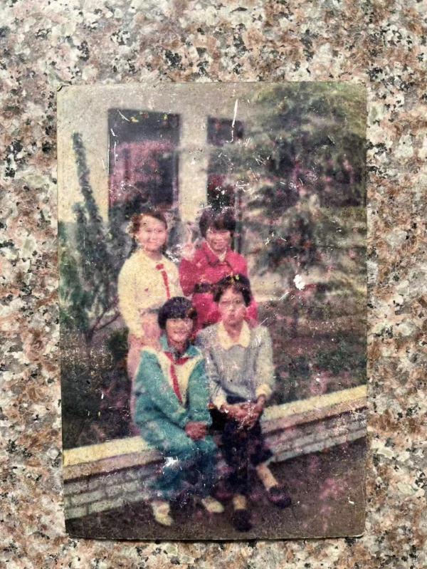 女演员“反串”小生17年,上升期为照顾父母退圈,如今在直播间“翻红” 女演员“反串”小生17年,上升期为照顾父母退圈,如今在直播间“翻红”