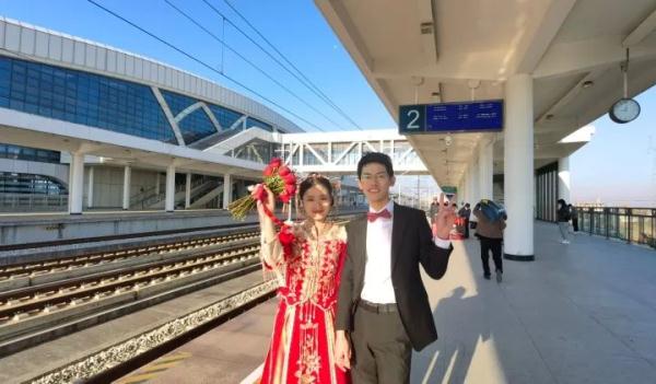 他们结婚了!座驾价值上亿!网友:太有排面 他们结婚了!座驾价值上亿!网友:太有排面