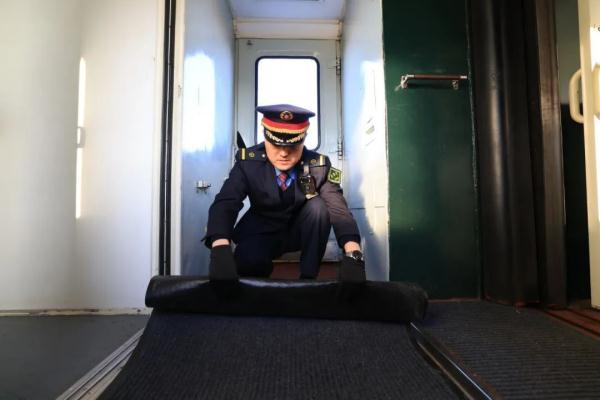 怎么走着走着……列车变了7个车次? 怎么走着走着……列车变了7个车次?