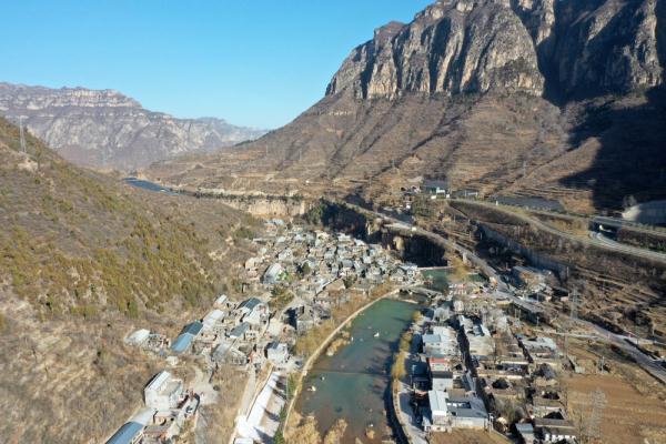 太行山下虹霓村 太行山下虹霓村