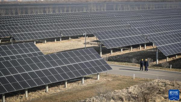昔日沙砾漫天 如今变身新能源产业基地