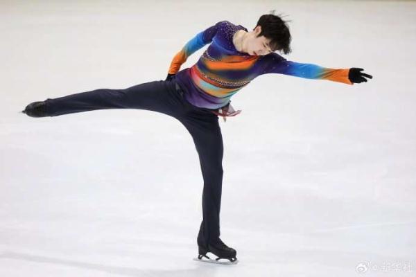 祝贺!金博洋金色旋转杯男子单人滑夺冠 祝贺!金博洋金色旋转杯男子单人滑夺冠