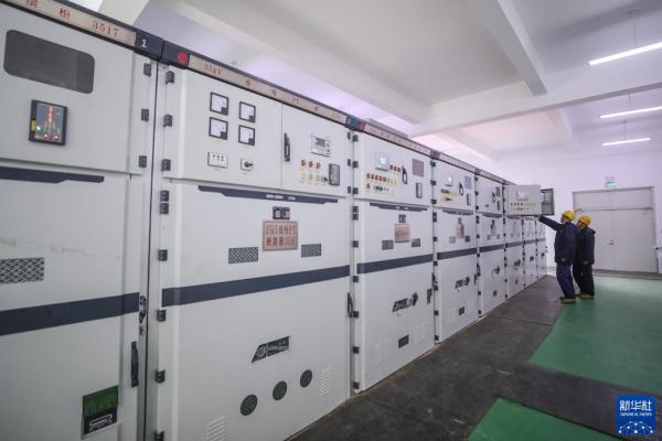 昔日沙砾漫天 如今变身新能源产业基地