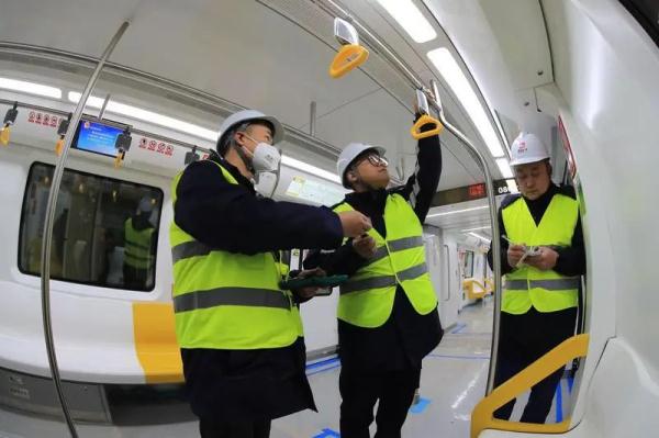 惊艳！西安地铁8号环线列车首次亮相