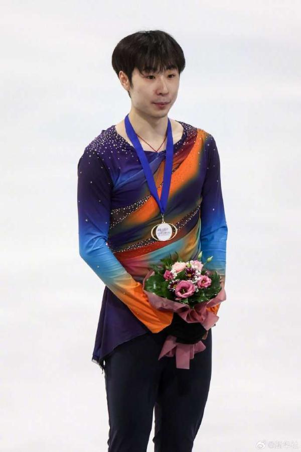 祝贺!金博洋金色旋转杯男子单人滑夺冠 祝贺!金博洋金色旋转杯男子单人滑夺冠