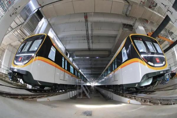 惊艳！西安地铁8号环线列车首次亮相